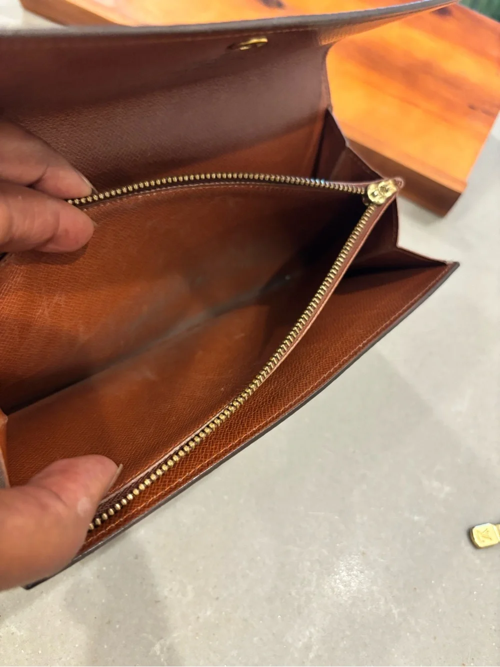 Louis Vuitton beautiful 100%